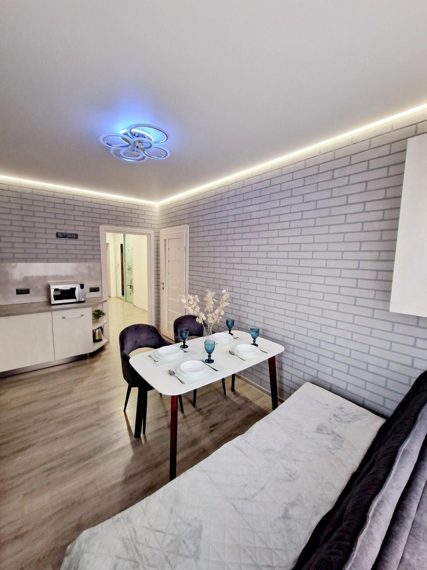 Apartament On Chornovola, 40 Жк "Варварівка" Lutsʼk Exterior foto